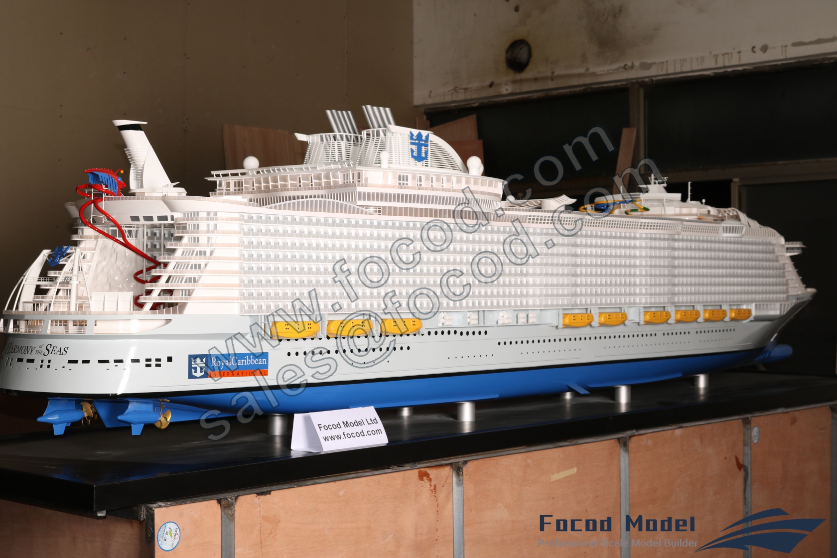 custom made model of 海洋和谐号（世界最大的邮轮）